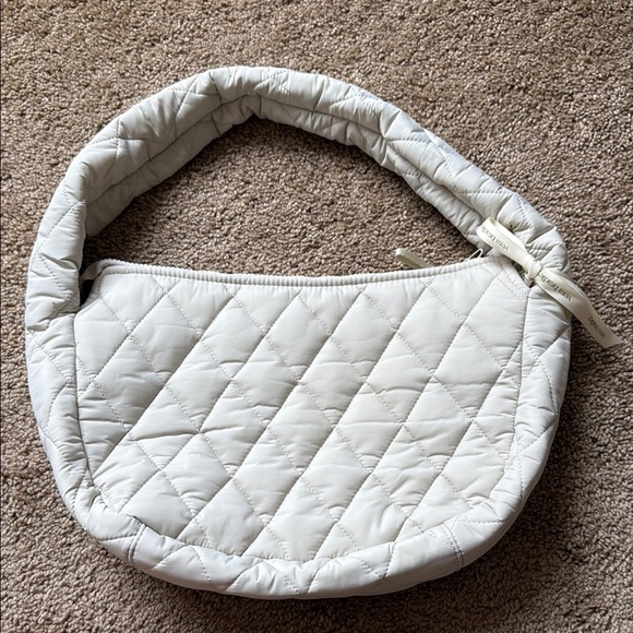 NWOT Vera Bradley Tifton Quilted Shoulder Bag Light Grey - Picture 2 of 6